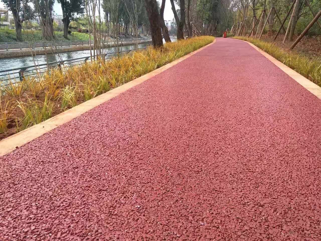 昆明盤龍江透水地坪案例